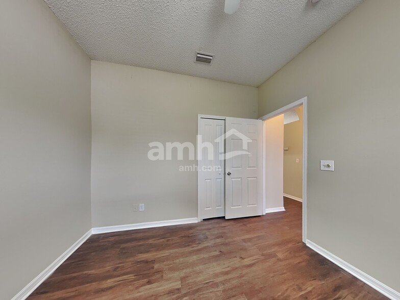 Building Photo - 1345 Brooke View Dr