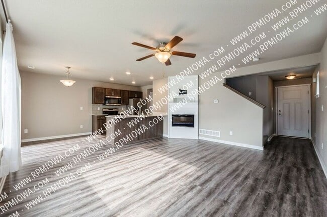 Building Photo - 768 NE Macey Way