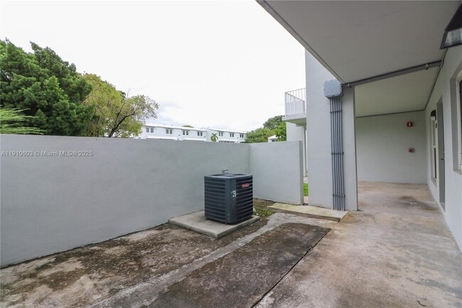 Building Photo - 1955 NW 5th Pl