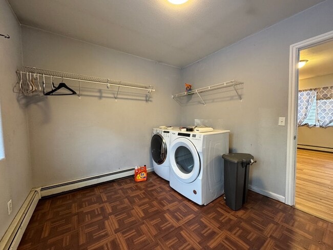 Building Photo - 1469 Redmond Ave