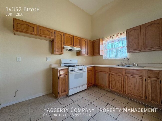 Building Photo - 14352 Bryce-