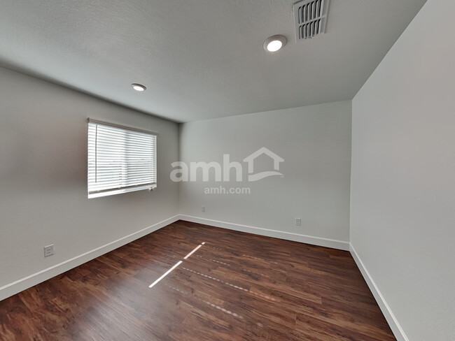 Building Photo - 9580 E Harkes Dr