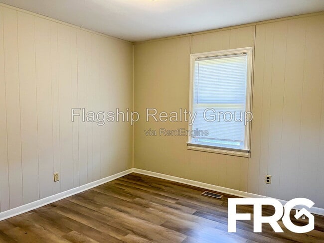 Building Photo - 231 Bunche Dr