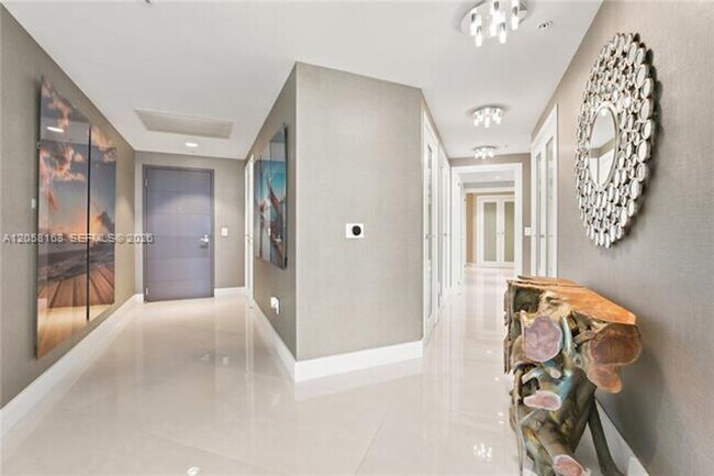 Building Photo - 17301 Biscayne Blvd