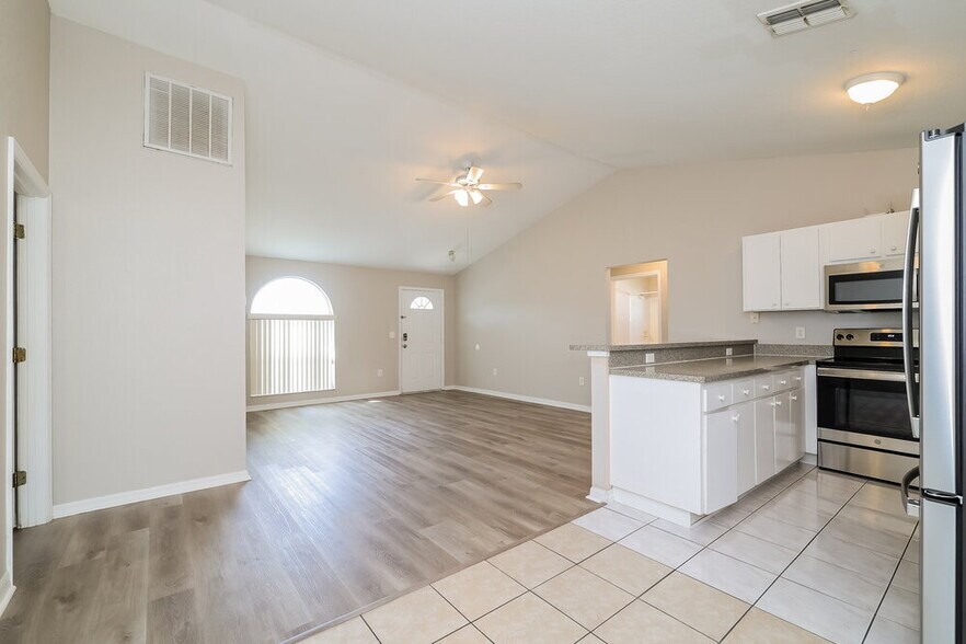 Building Photo - 519 Dove Ct