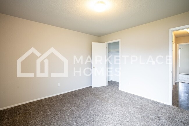 Building Photo - 825 NW 68th Ave