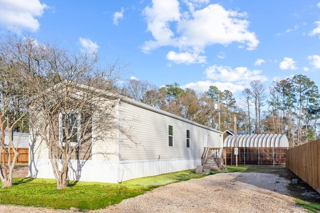 Building Photo - 19218 McLin Rd