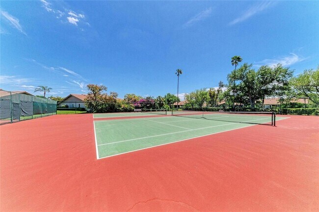 Building Photo - 3946 Wilshire Cir E