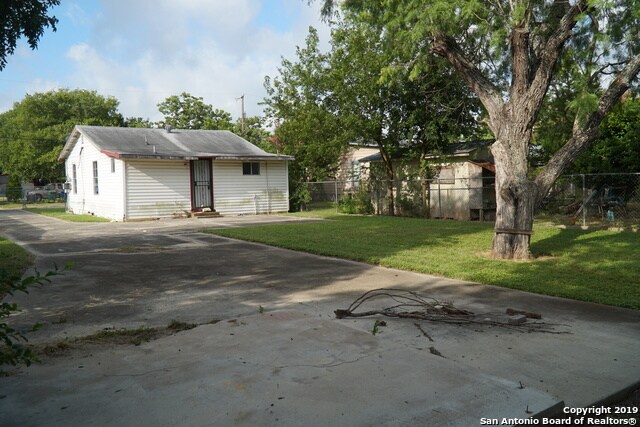 Building Photo - 1511 San Casimiro St