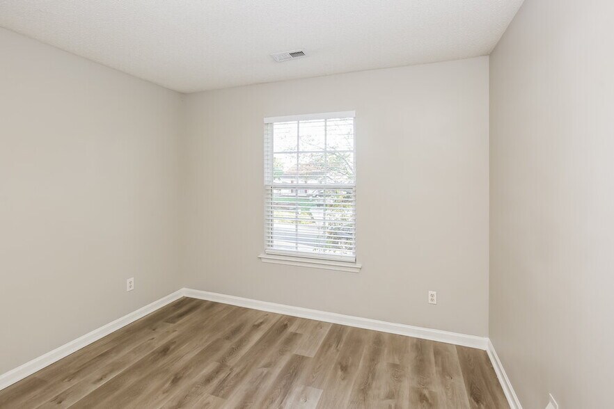 Building Photo - 2954 Hawick Commons Dr