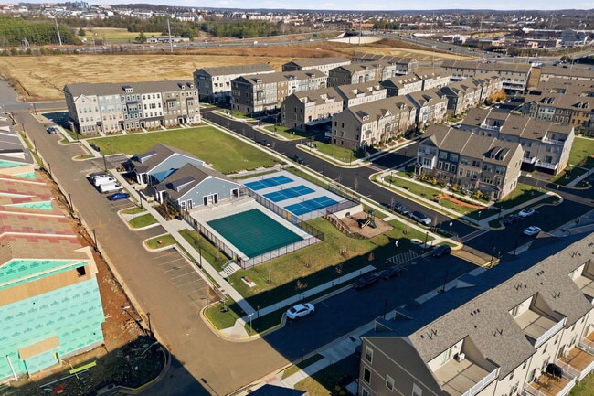 Building Photo - 1017 Venifena Terrace SE