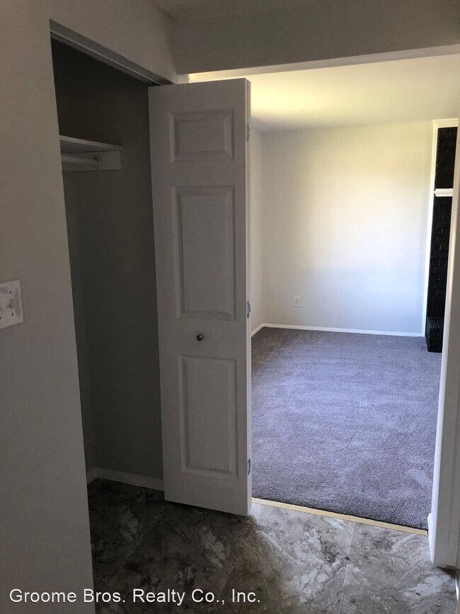 Building Photo - 3 br, 1.5 bath House - 6327 Queens Lace Ci...