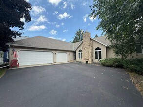Building Photo - Just Listed! Stunning 4 Bedroom 3 Bathroom...