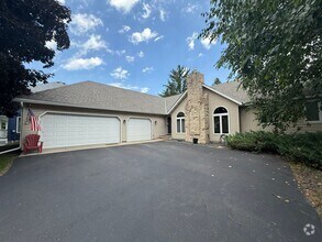 Building Photo - Just Listed! Stunning 4 Bedroom 3 Bathroom...