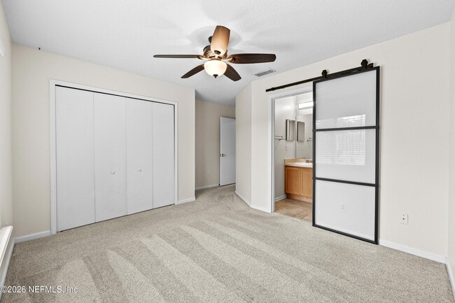 Building Photo - 136 Brookfall Dr