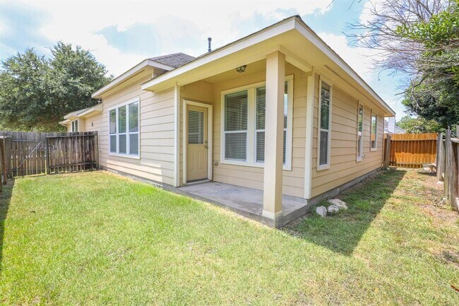 Building Photo - 12827 Pecan Shores Dr