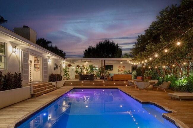 Building Photo - 302 NW 16th St