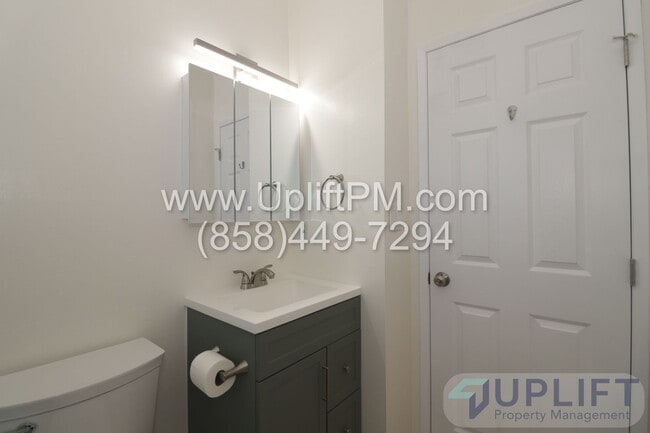 Building Photo - Beautiful 3 Bed, 2 Bath Home with Large Yard in Imperial Beach