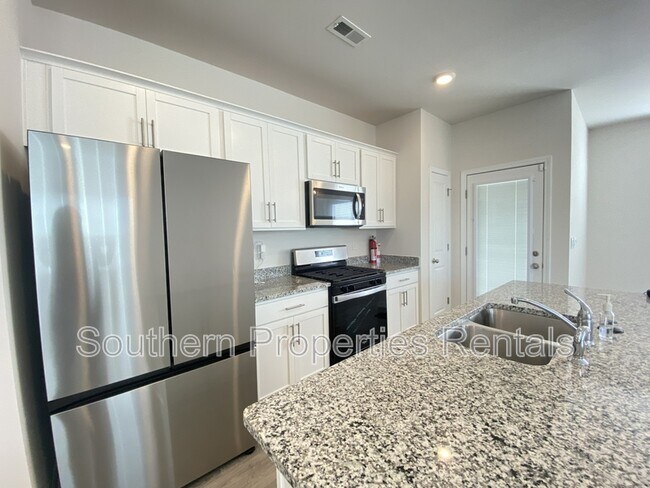 Building Photo - 232 David Hl Dr