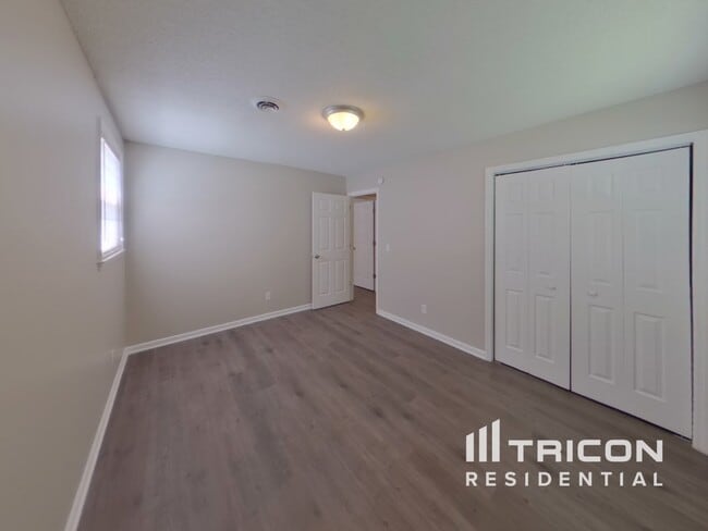 Building Photo - 2308 S Partridge Cir
