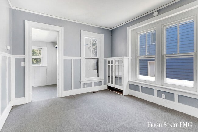 Building Photo - Charming 5-Bedroom Home in the Heart of Ka...