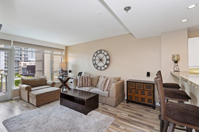 Building Photo - 427 9th Ave