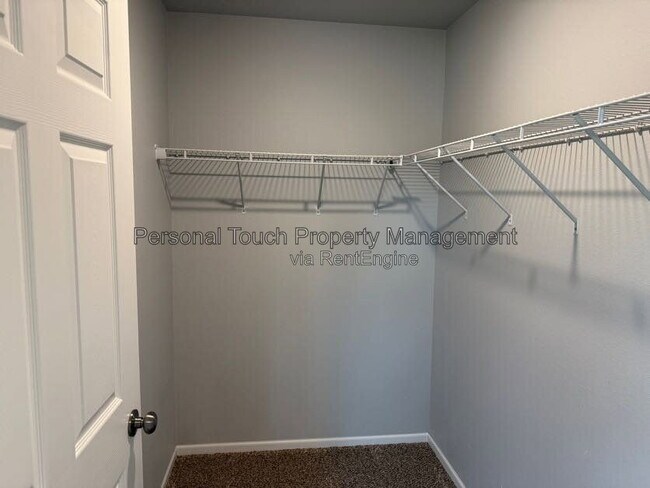 Building Photo - 808 7th Ave S