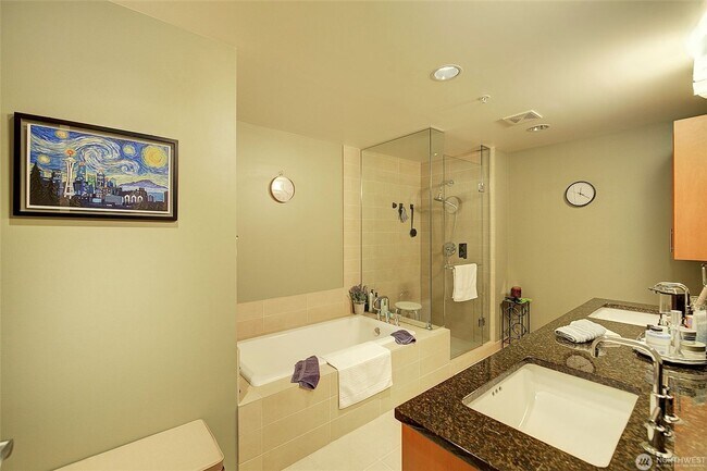 Building Photo - 2Bd/2Ba Bellevue Condo