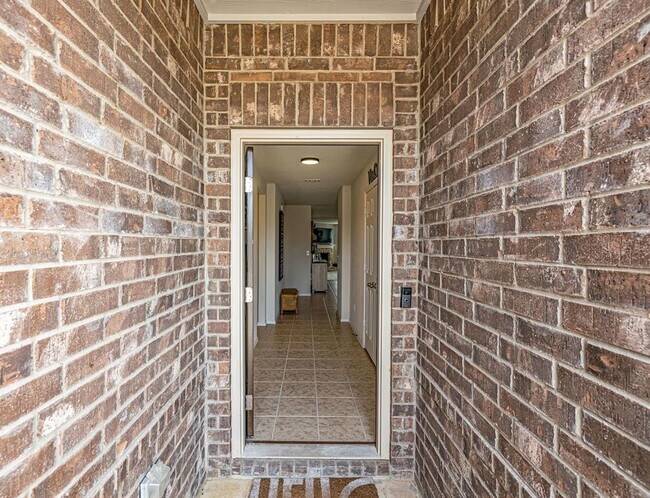 Building Photo - 1728 Trace Dr
