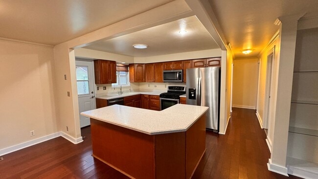 Building Photo - 3 Bedroom Rambler with Mother-In-Law Suite