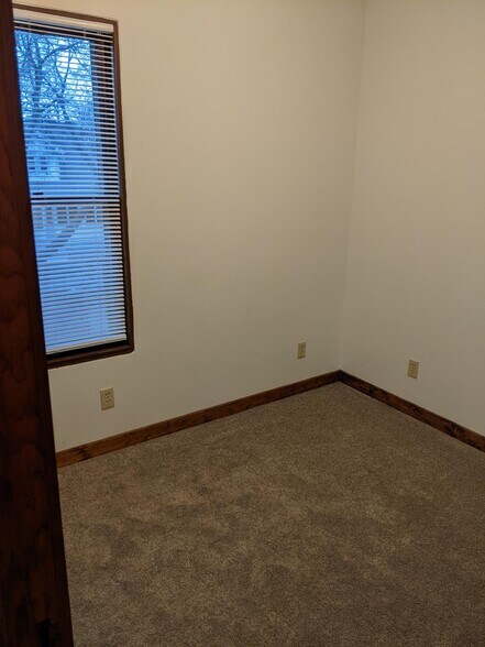Front Bedroom - 3726 W Dorothy Pl