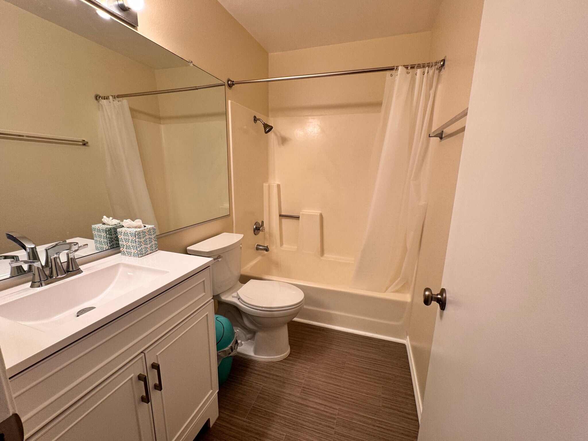 Building Photo - 630 Bridgeport Cir