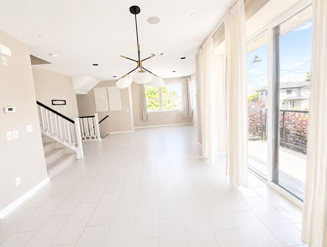 Building Photo - Now Available for Rent — Beautiful 3-Story Townhome in Hayward