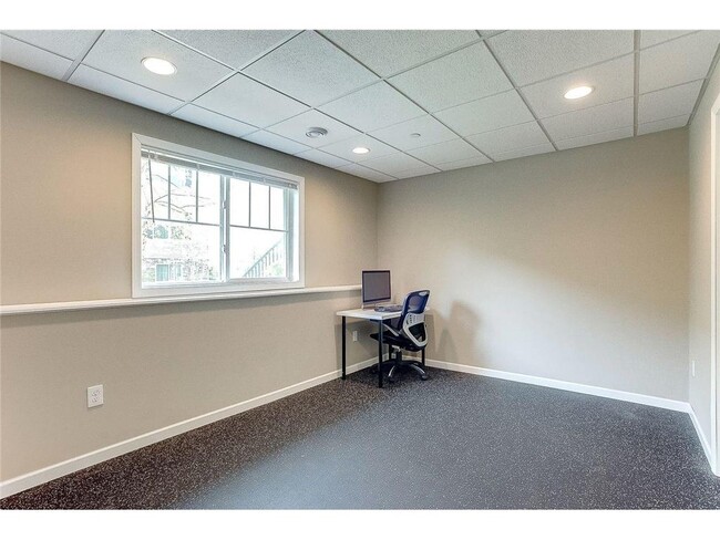 Building Photo - 8934 SW Village Loop