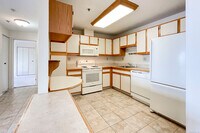 Building Photo - 111 deKoven Drive