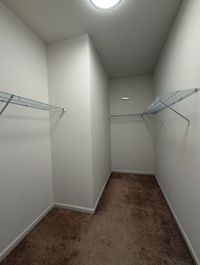 Building Photo - Blackthorne Community...3 Bedroom 2 Bath