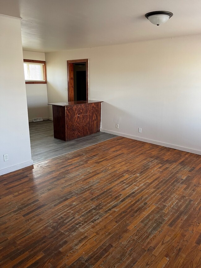 Building Photo - 1017 Northwood St