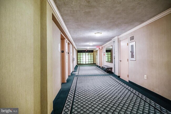 Building Photo - 10201 Grosvenor Pl