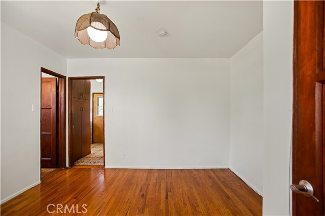 Building Photo - 556 N Sunset Ave