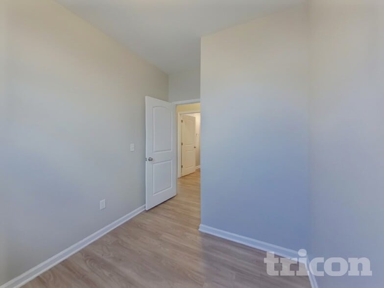 Building Photo - 127 Dunnsmore Dr