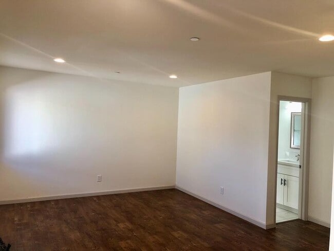 Building Photo - 3775 Teak St