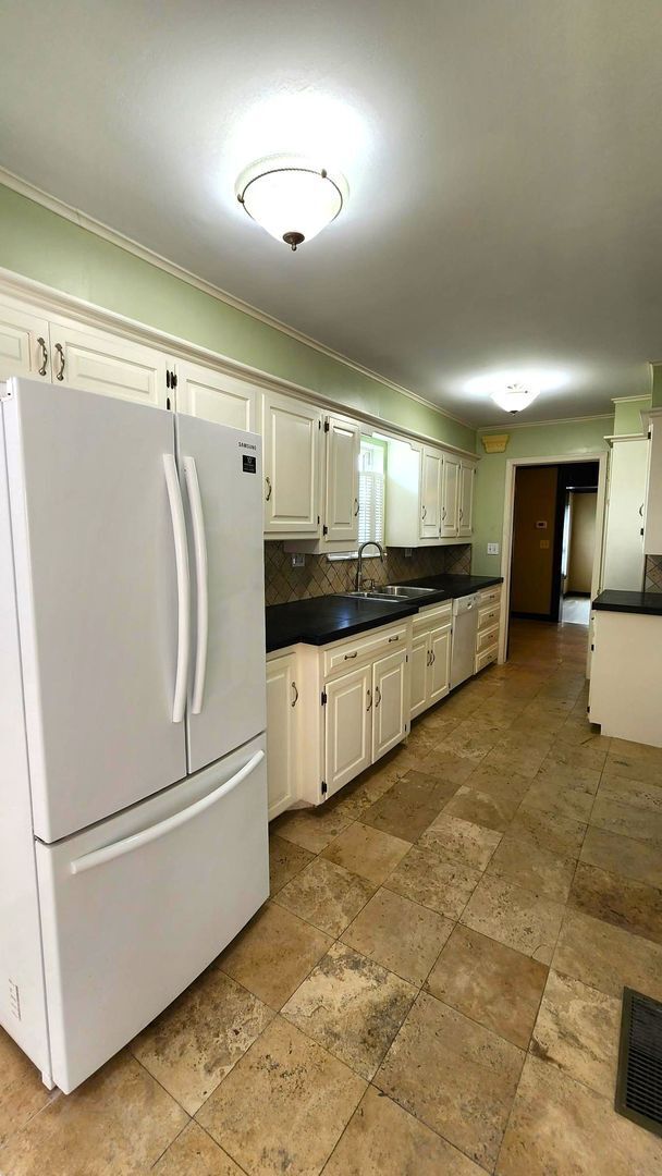 Building Photo - 3 Bed 2 Bath Townhome in Lakehurst Add NW OKC