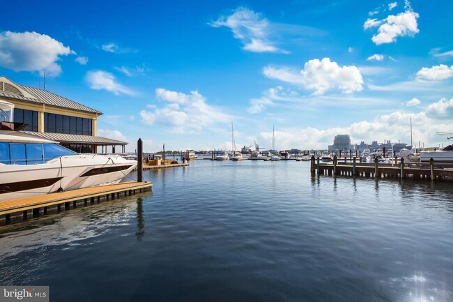 Building Photo - 2702 Lighthouse Point E