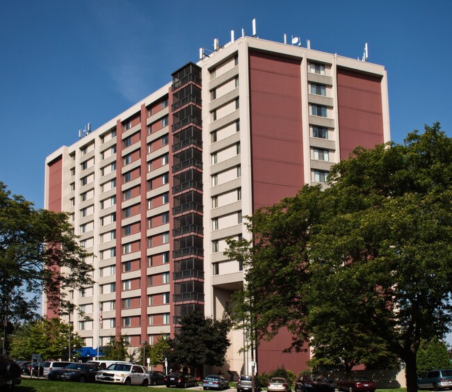 Primary Photo - Dearborn Heights Co-Op Towers