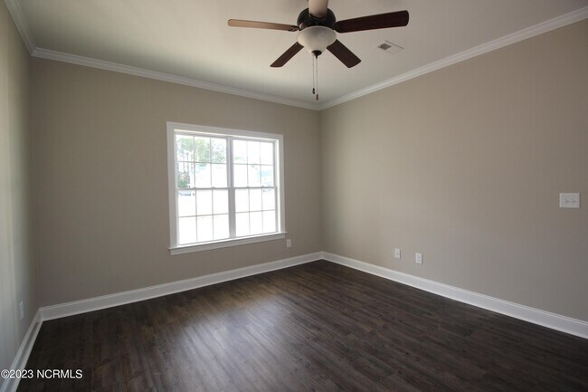 Building Photo - 2224 Brookville Dr