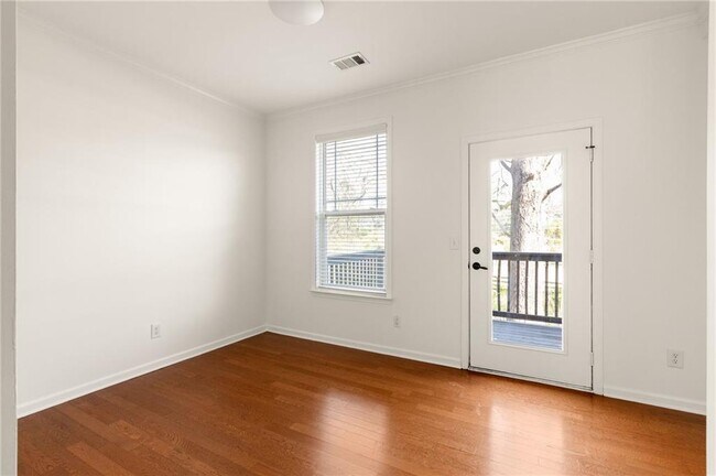 Building Photo - 380 Grant Cir SE