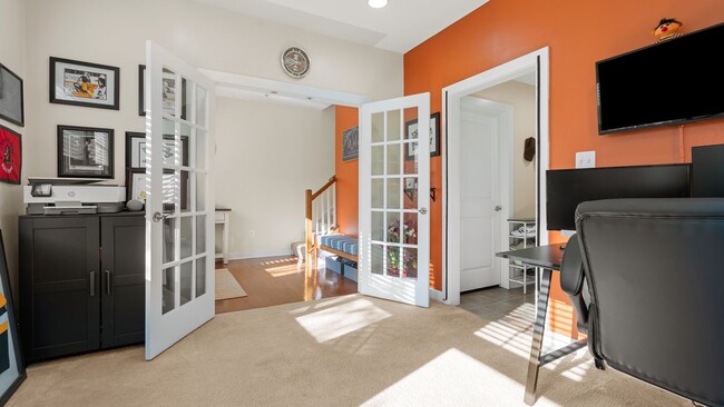 Building Photo - 337 Osona Ln