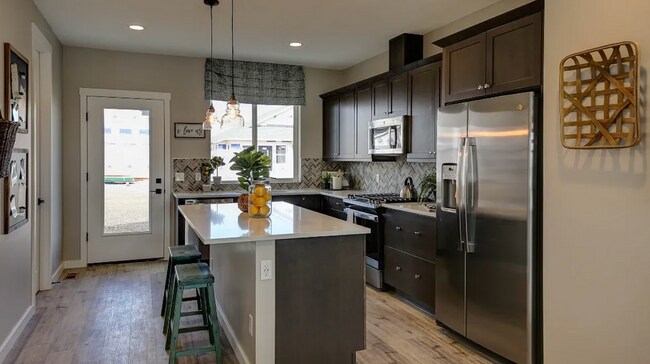 Building Photo - Spacious 3BR/2.5BA Home in Quiet Bozeman Neighborhood