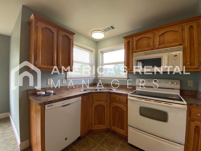 Building Photo - 1475 Beardens Farm Rd