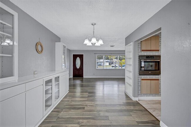 Building Photo - 2544 Burnice Dr